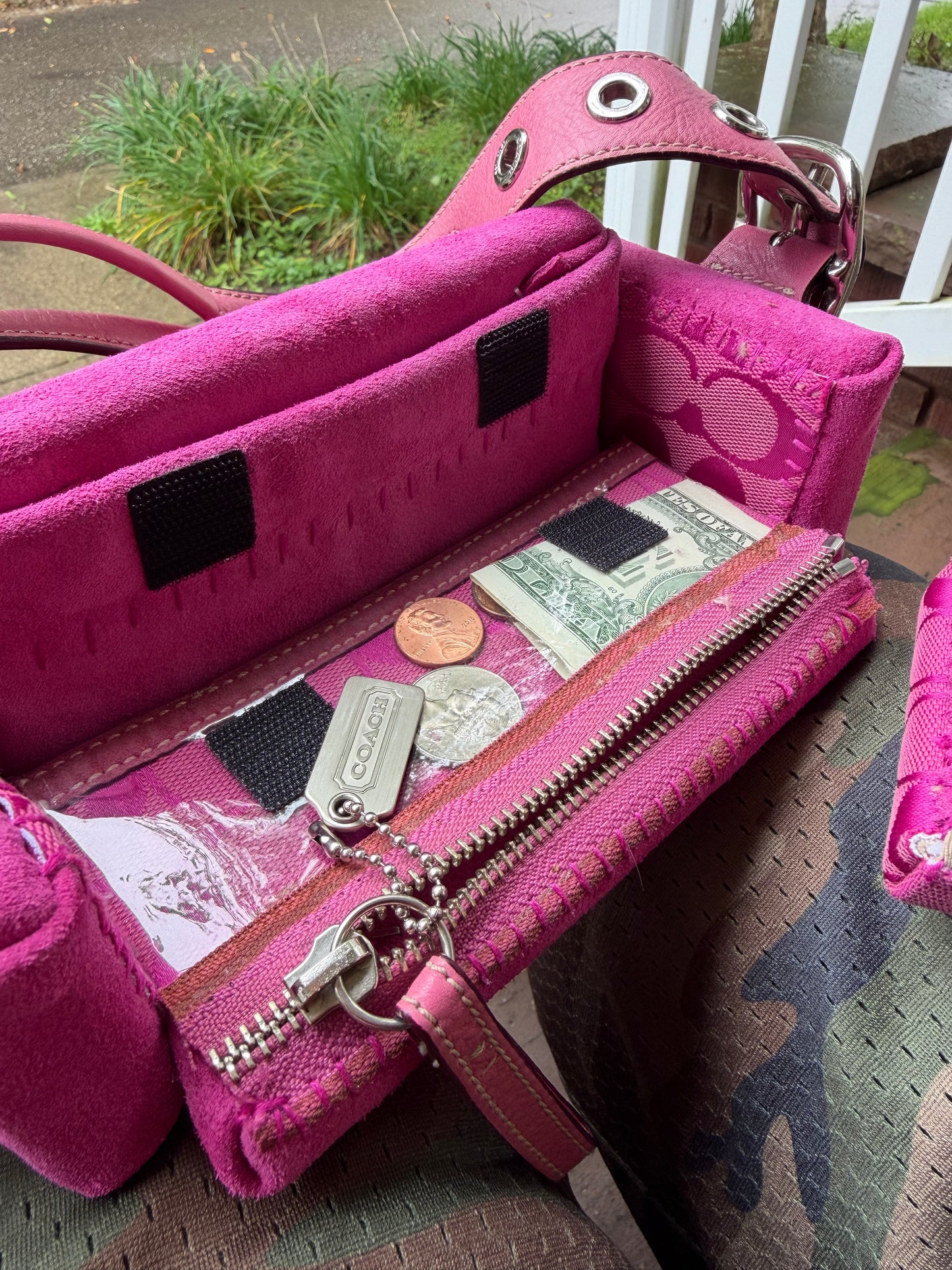 1 of 1 PINK FUCHSIA 'COACH' COUCH BAG