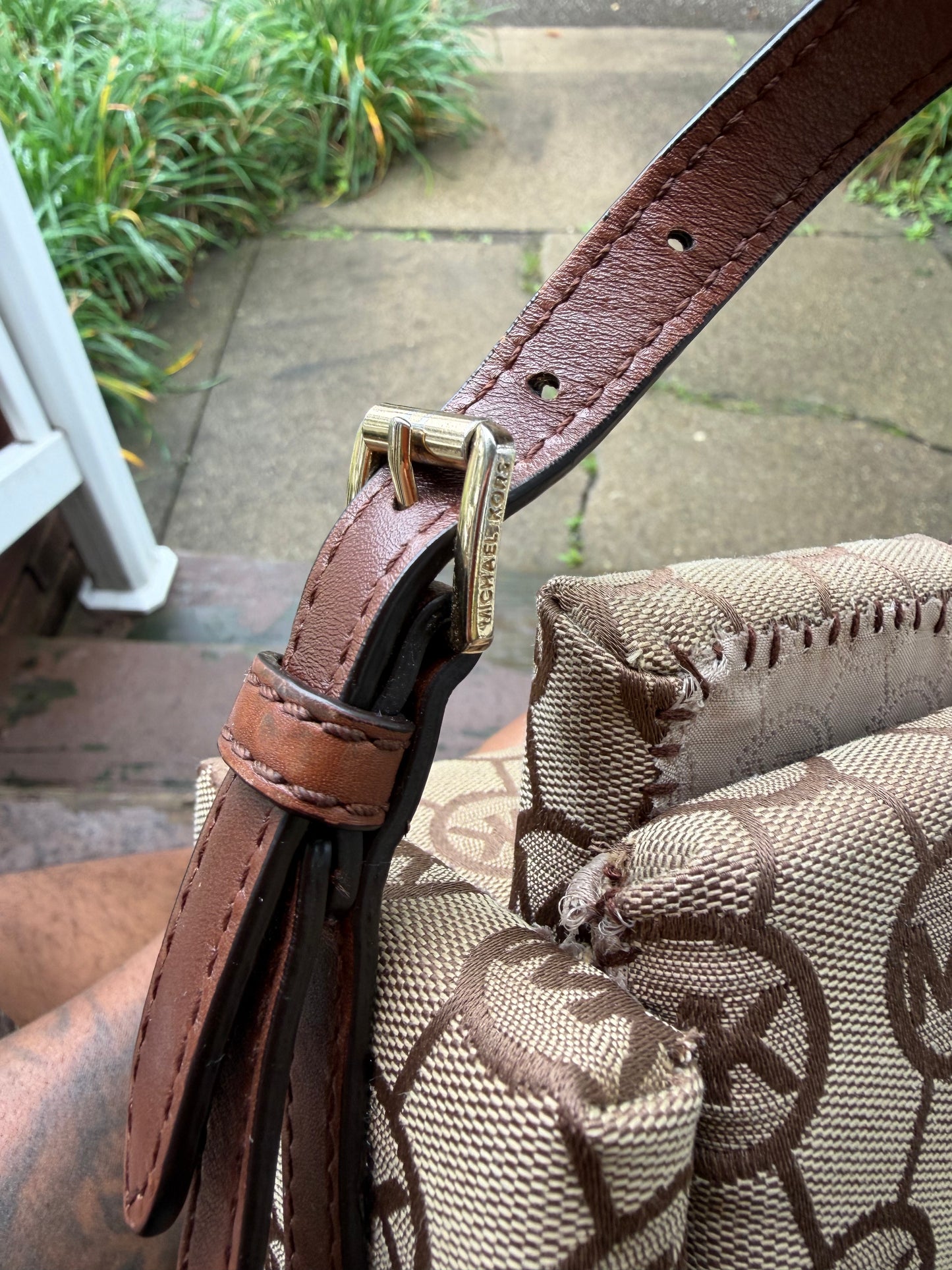 1 of 1  'MICHAEL KORS' COUCH BAG