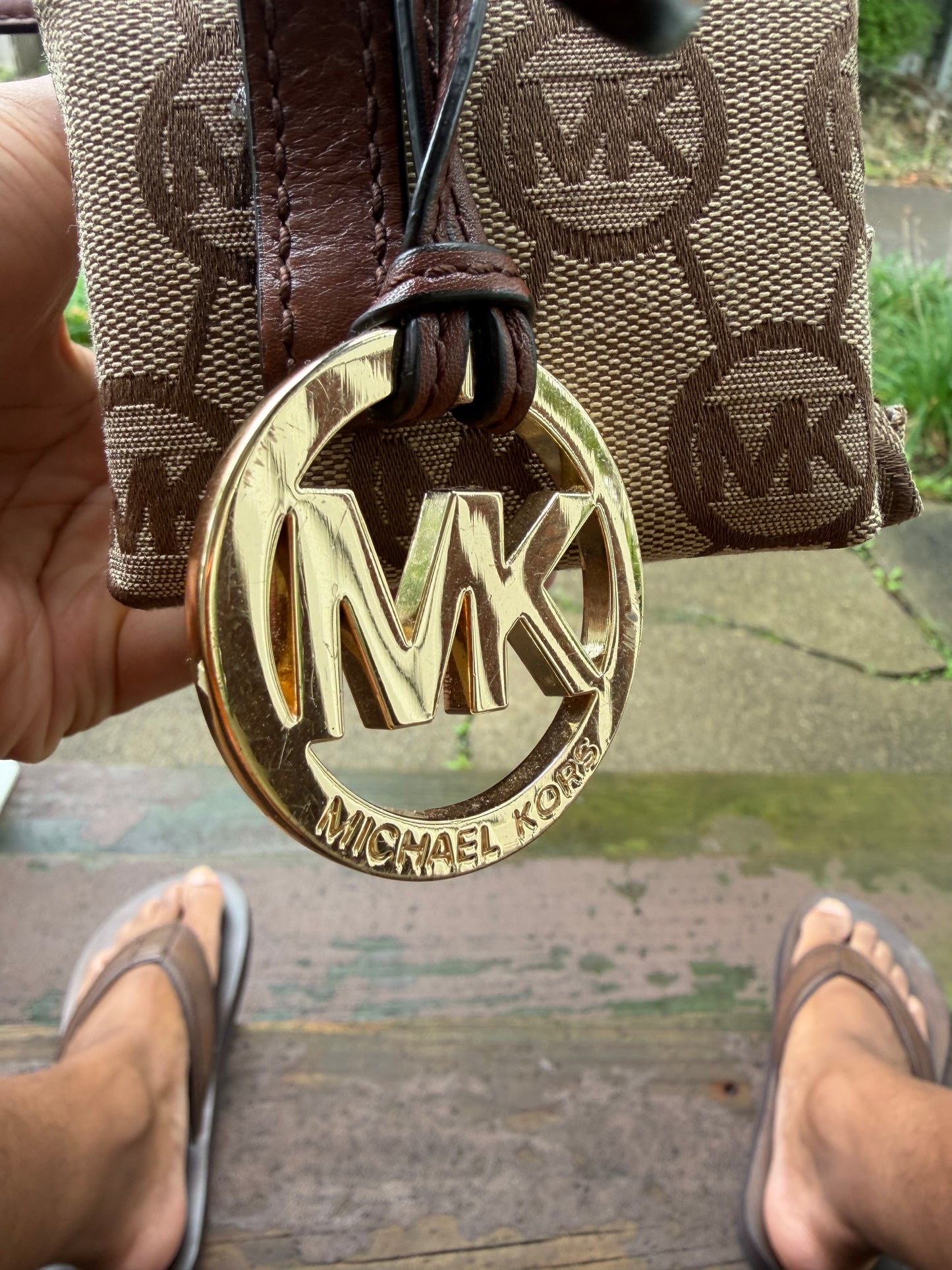 1 of 1  'MICHAEL KORS' COUCH BAG