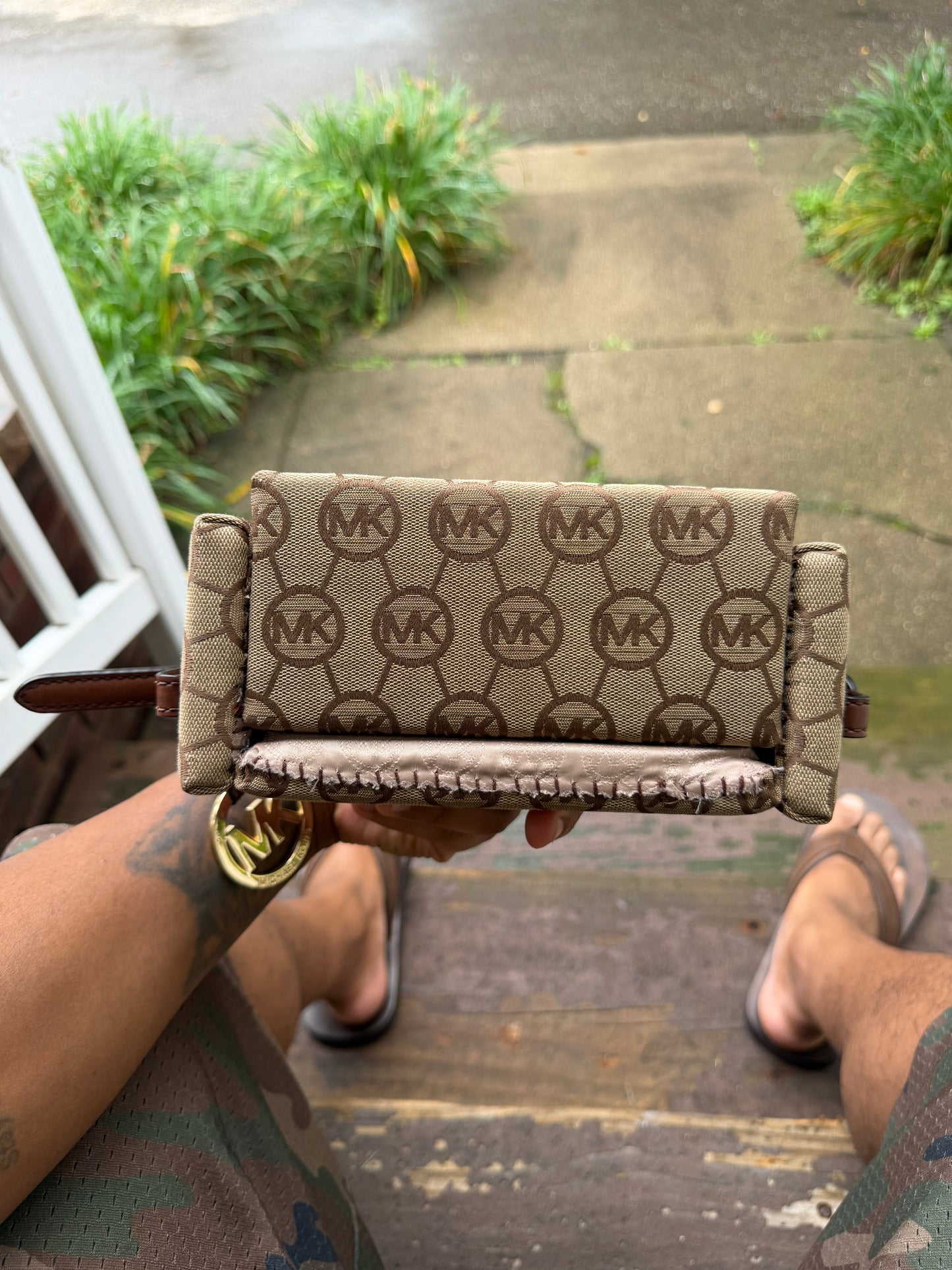 1 of 1  'MICHAEL KORS' COUCH BAG