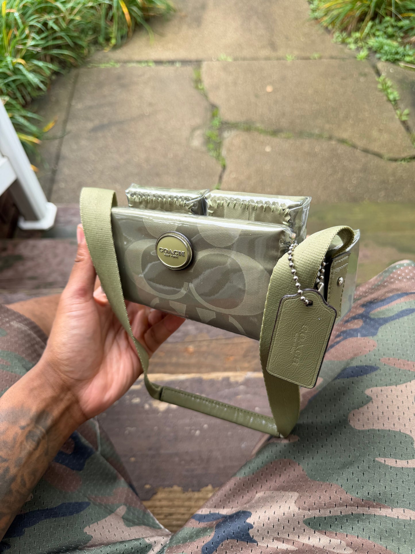 1 of 1 OLIVE GREEN 'COACH' COUCH BAG