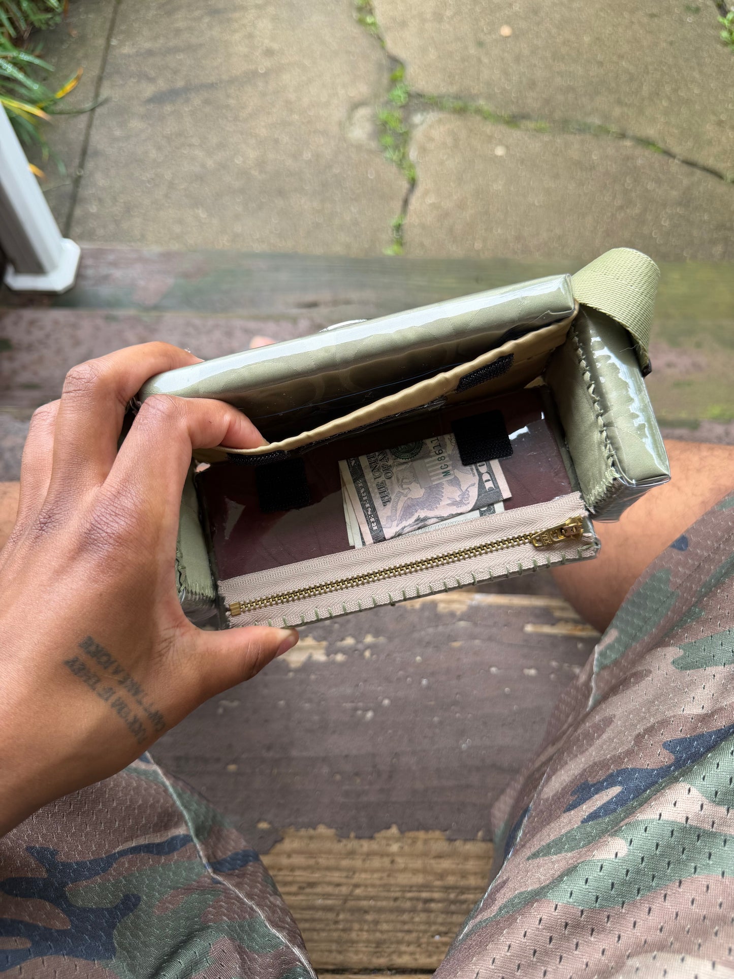 1 of 1 OLIVE GREEN 'COACH' COUCH BAG
