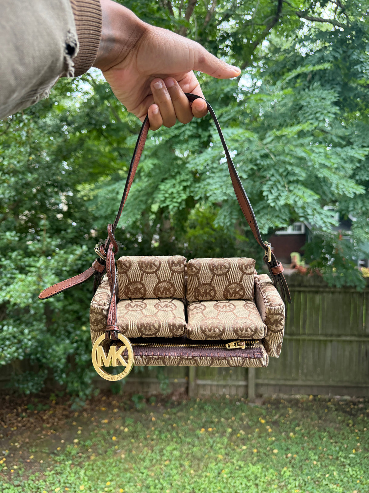 1 of 1  'MICHAEL KORS' COUCH BAG