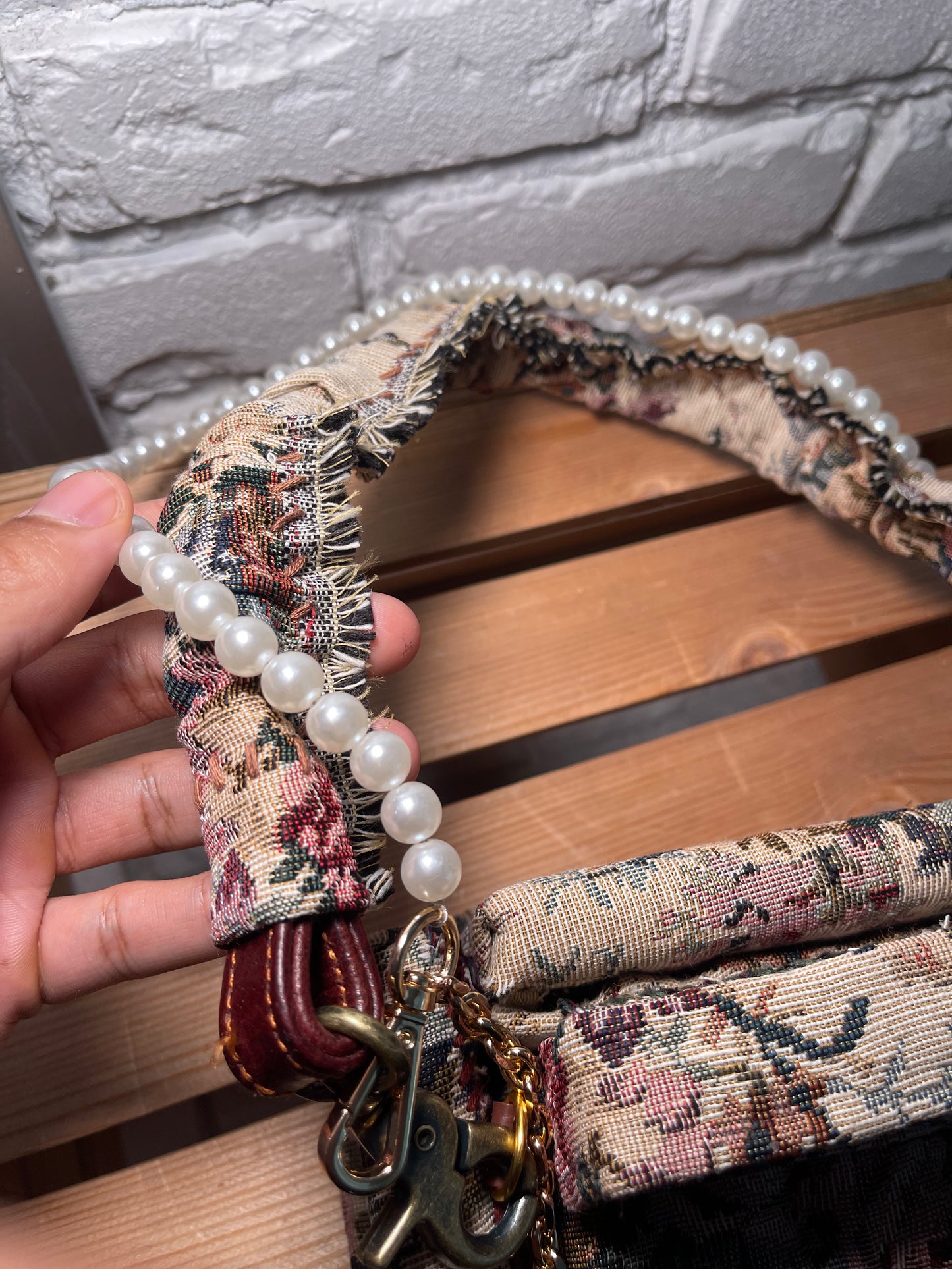 1 of 1 Grandma's Sofa Bag - Antique Rose