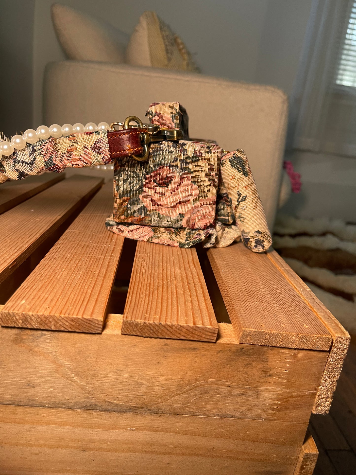 1 of 1 Grandma's Sofa Bag - Antique Rose