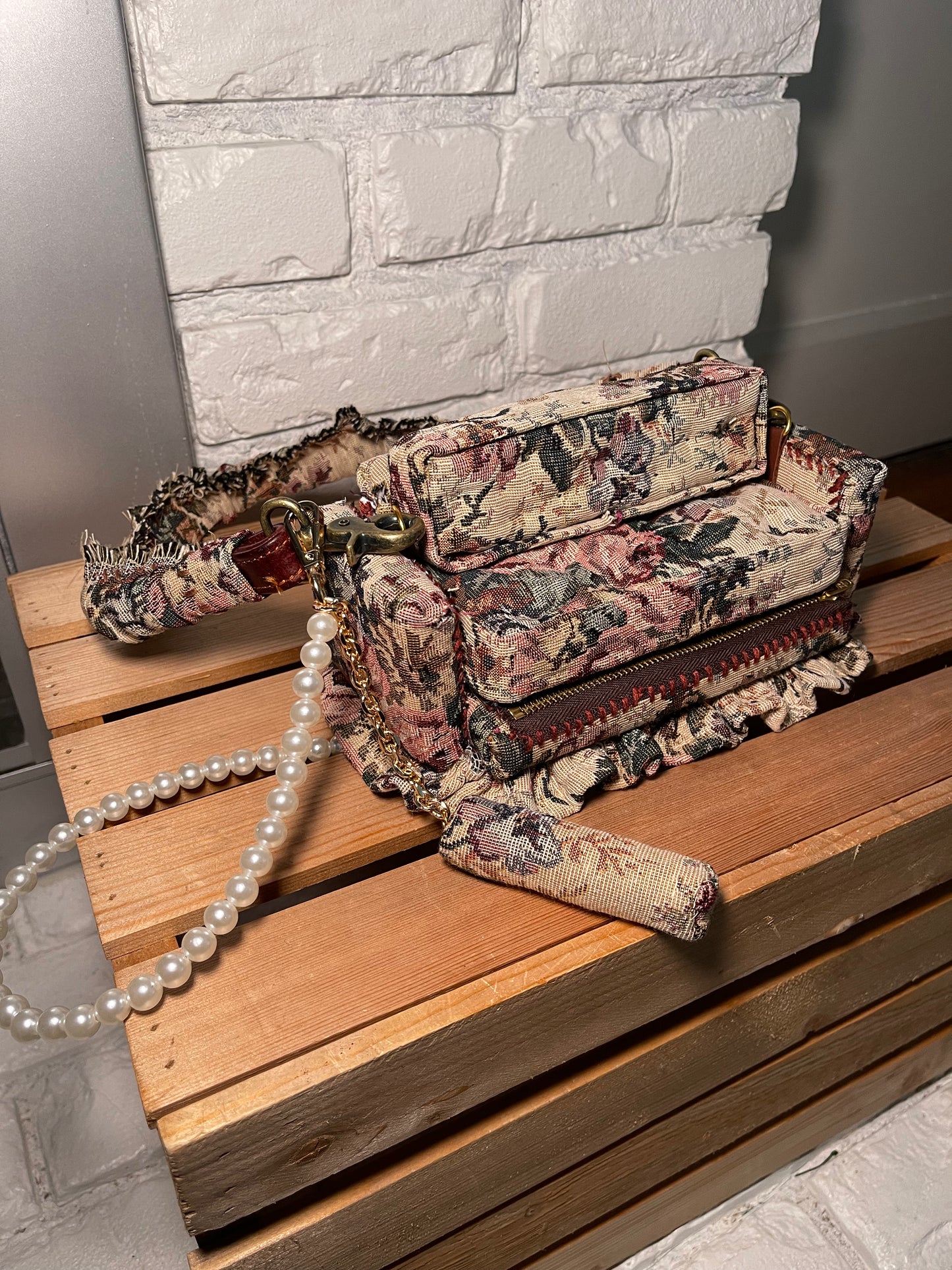 1 of 1 Grandma's Sofa Bag - Antique Rose